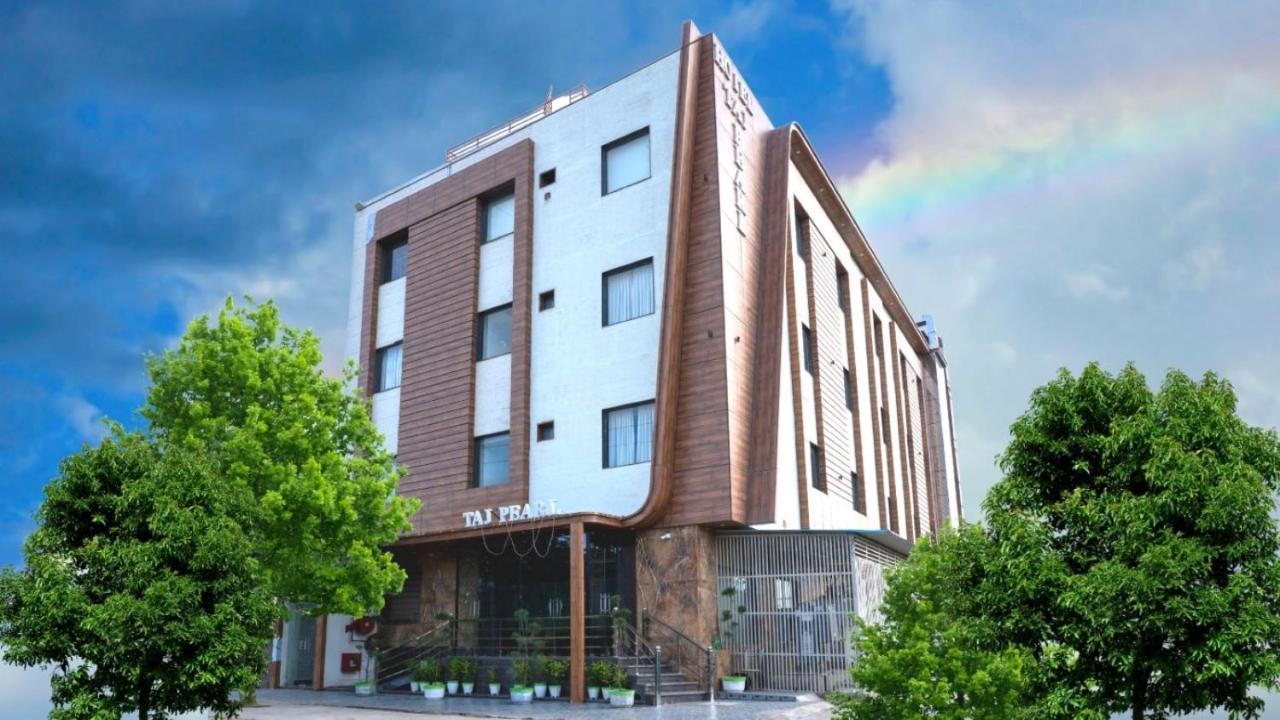 The Taj Pearl Hotel Агра Экстерьер фото